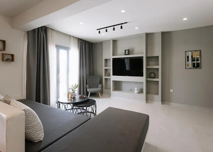 Finest With Private Pool & Hot Tub At וילה *