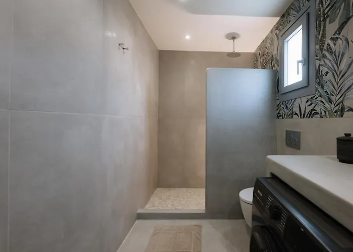 Finest With Private Pool & Hot Tub At מיקרי ויגלה