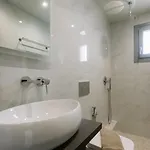 Finest With Private Pool & Hot Tub At Villa Mikri Vigla