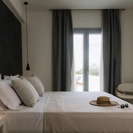 Naxos Finest With Private Pool And Hot Tub At Mikri Vigla, Naxos Микри-Вигла