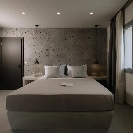 Finest With Private Pool & Hot Tub At וילה