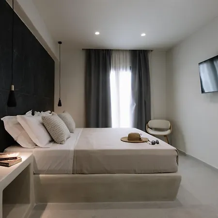 Naxos Finest With Private Pool And Hot Tub At Mikri Vigla, Naxos Villa *