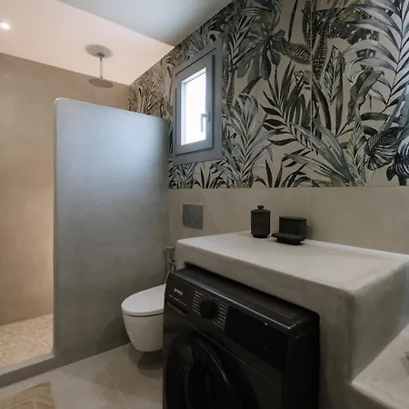 Naxos Finest With Private Pool And Hot Tub At Mikri Vigla, Naxos Вилла