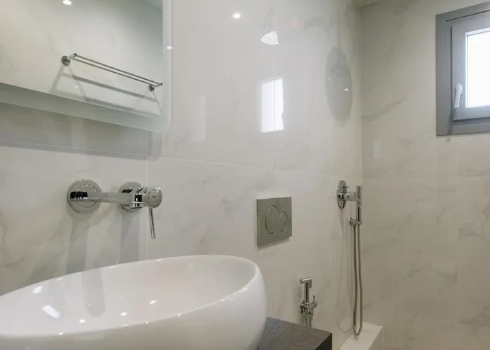 Finest With Private Pool & Hot Tub At Vila Mikri Vigla